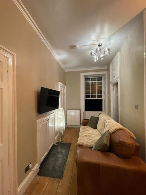 Ground Floor Apartment In Central Бат Екстериор снимка